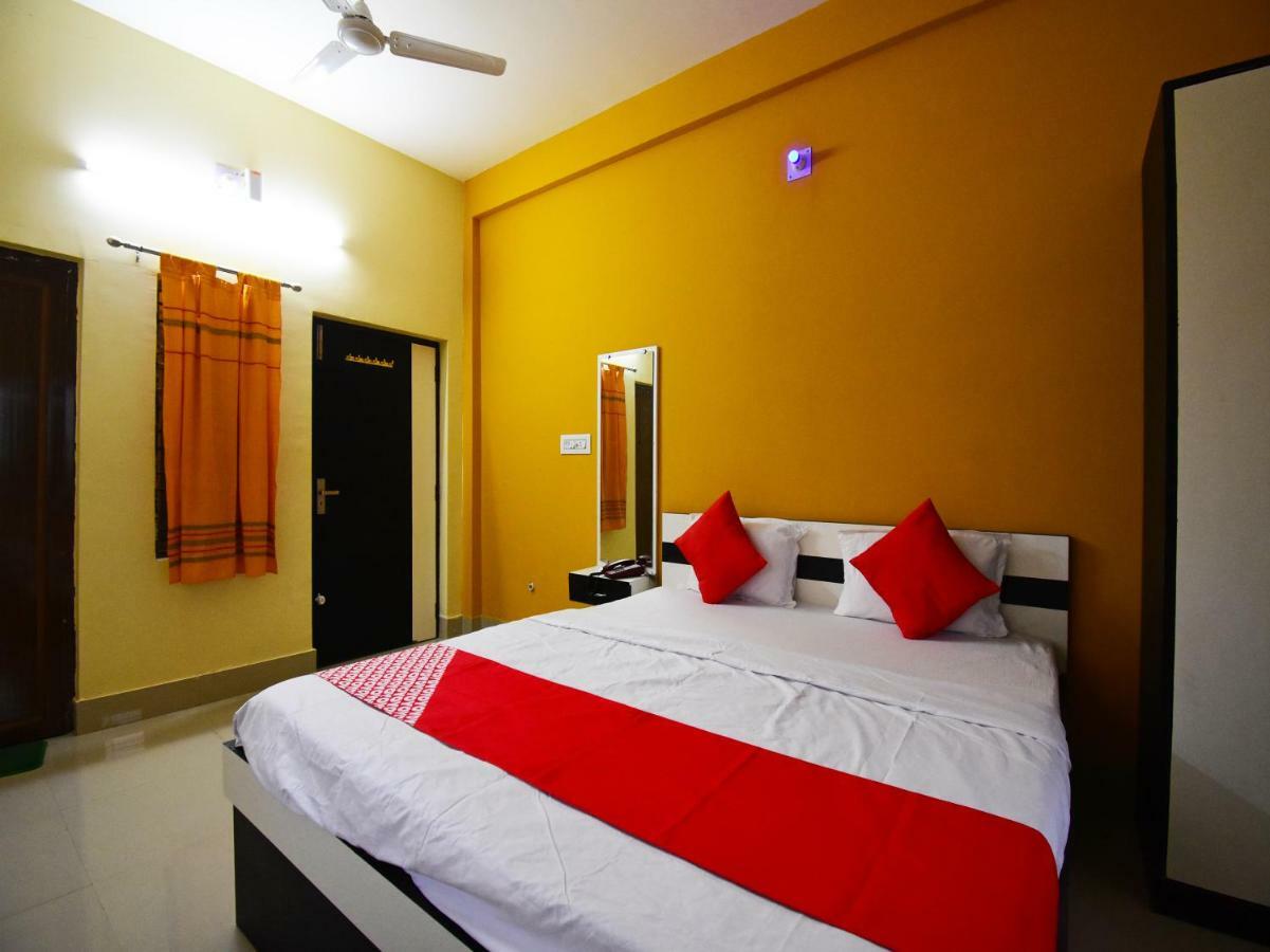 Oyo 43926 Sanchari Atithi Nivas Hotel Bolpur Luaran gambar